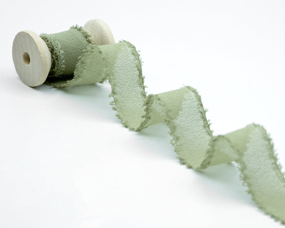 crepe effetto seta sfrangiato 25 mm verde salvia
