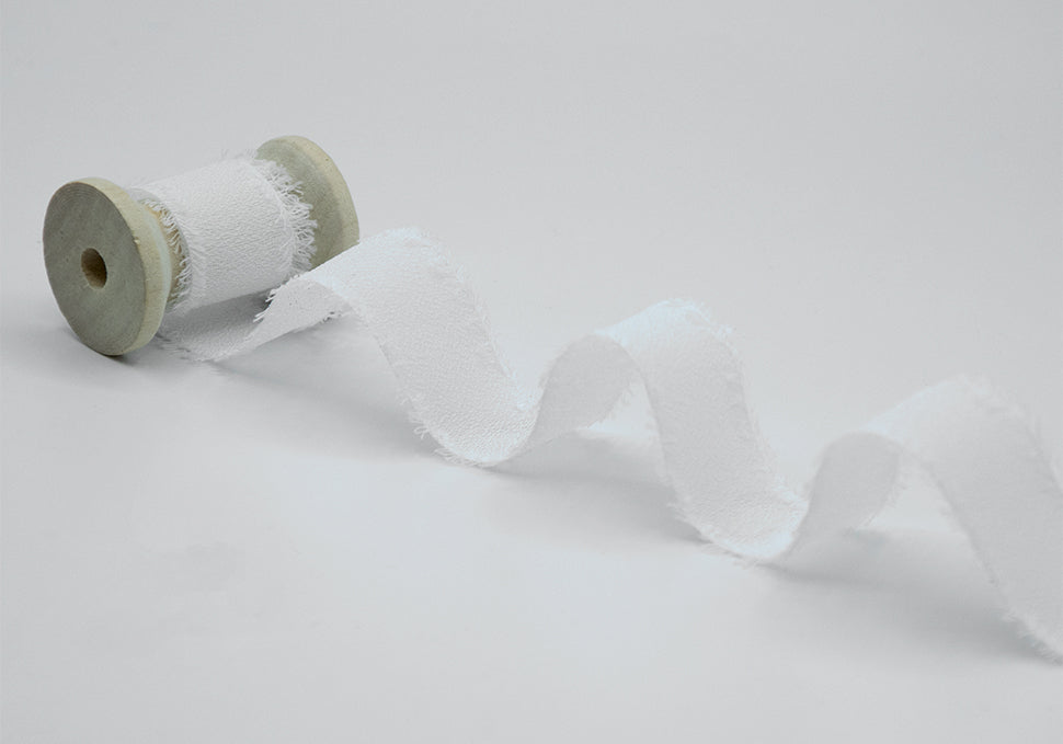 crepe effetto seta sfrangiato 25 mm bianco naturale
