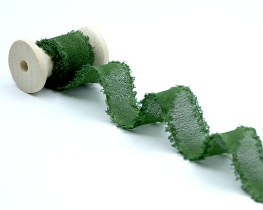 crepe effetto seta sfrangiato 25 mm verde inglese