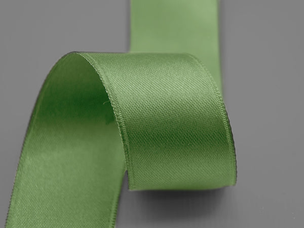 Double satin 30mm apple green side tie