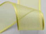 Bordures de satin jaunes de 6 mm